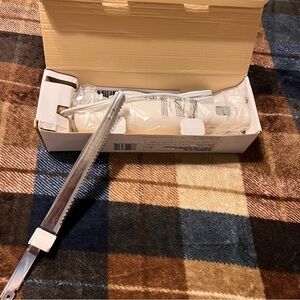 NWT Proctor Silex Electric Carving Knife with Stainless Steel Blades